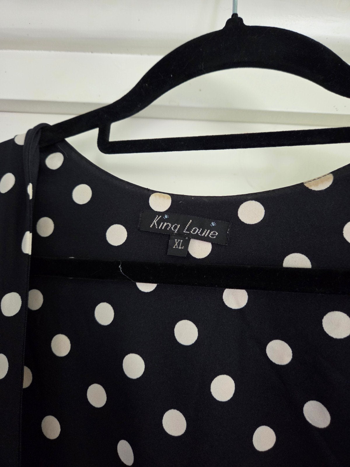 King Louie jurkje maat XL, zwart met witte stippen, Kleding | Dames, Jurken, Zwart, Maat 42/44 (L), Ophalen of Verzenden, Zo goed als nieuw