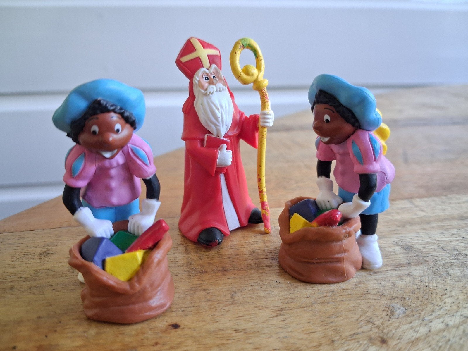 Sinterklaas en twee Pieten  - poppetjes / figuren, Diversen, Ophalen of Verzenden
