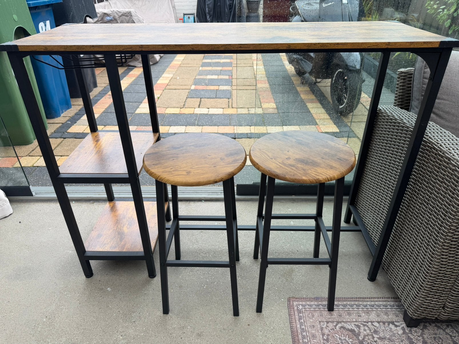 Bar tafel met krukken, Ophalen, Zo goed als nieuw