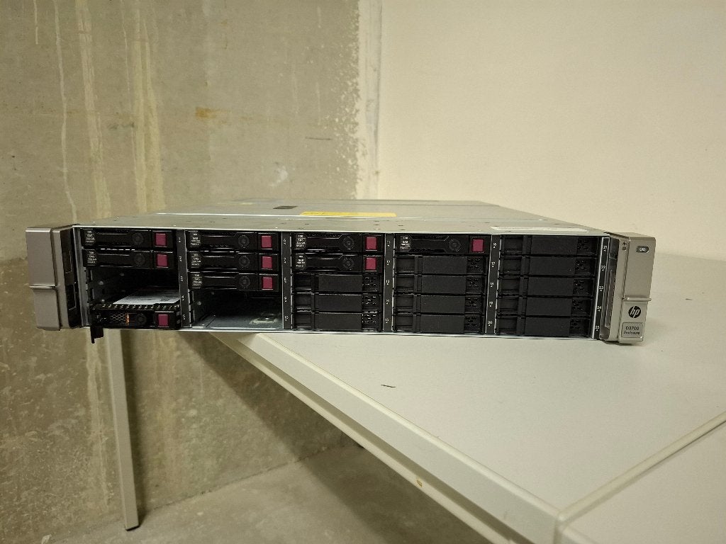 HPE StorageWorks D-3700 SAS 19" disk enclosure, Computers en Software, Ophalen, SAS, HDD, Zo goed als nieuw