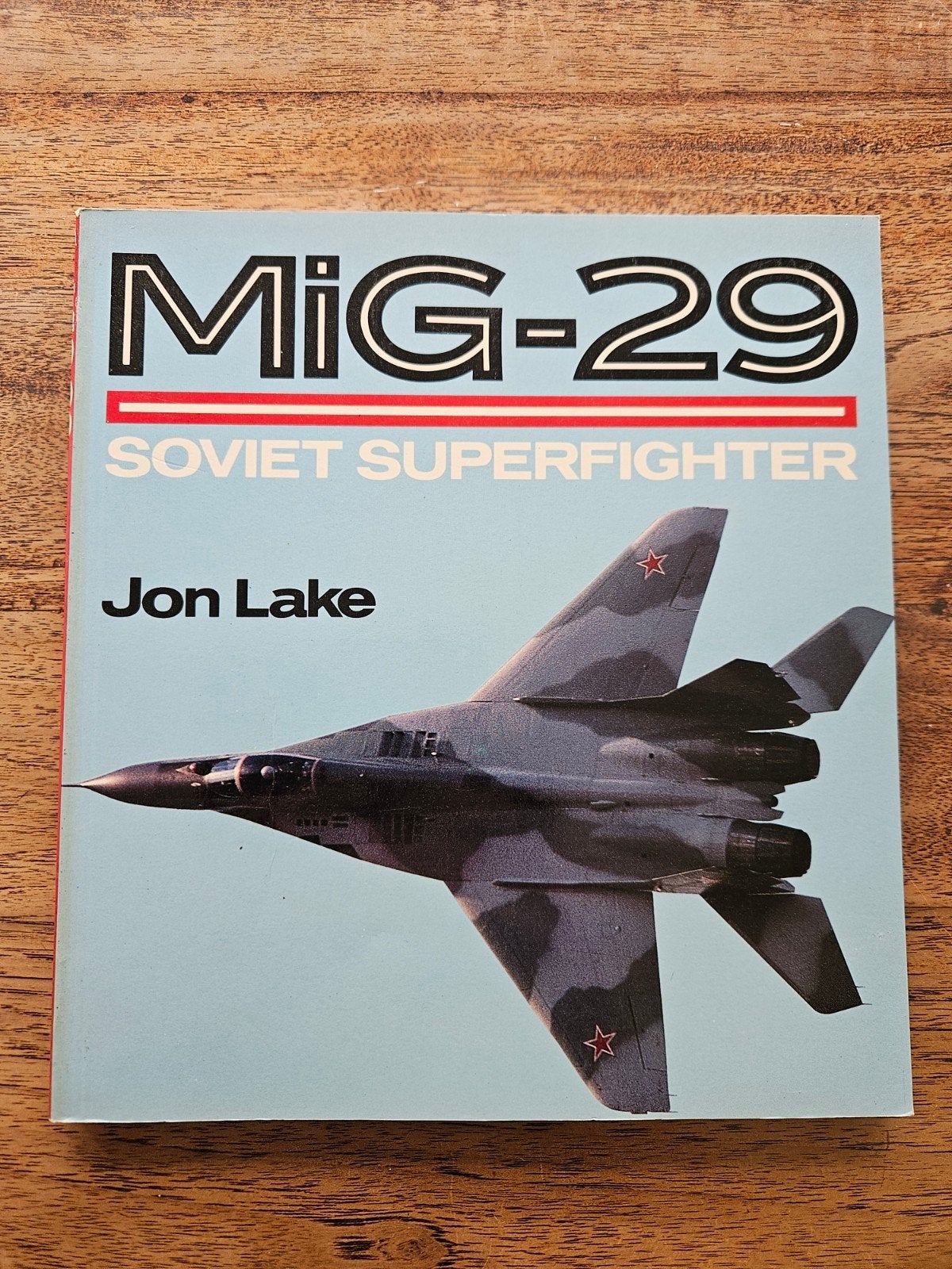 MiG-29 Soviet Superfighter - Jon Lake (Zeer nette staat), Ophalen of Verzenden, Zo goed als nieuw