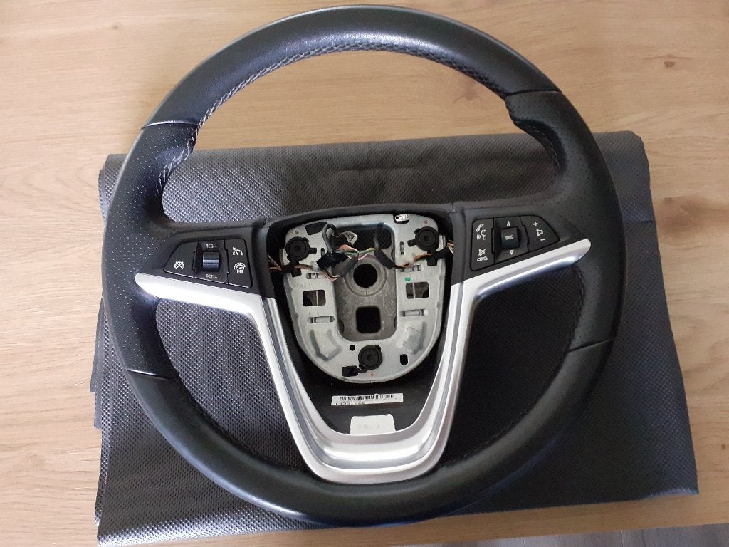 Lederen sportstuur Opel Astra J Gtc te koop, Auto-onderdelen, Besturing, Ophalen of Verzenden, Gebruikt, Opel