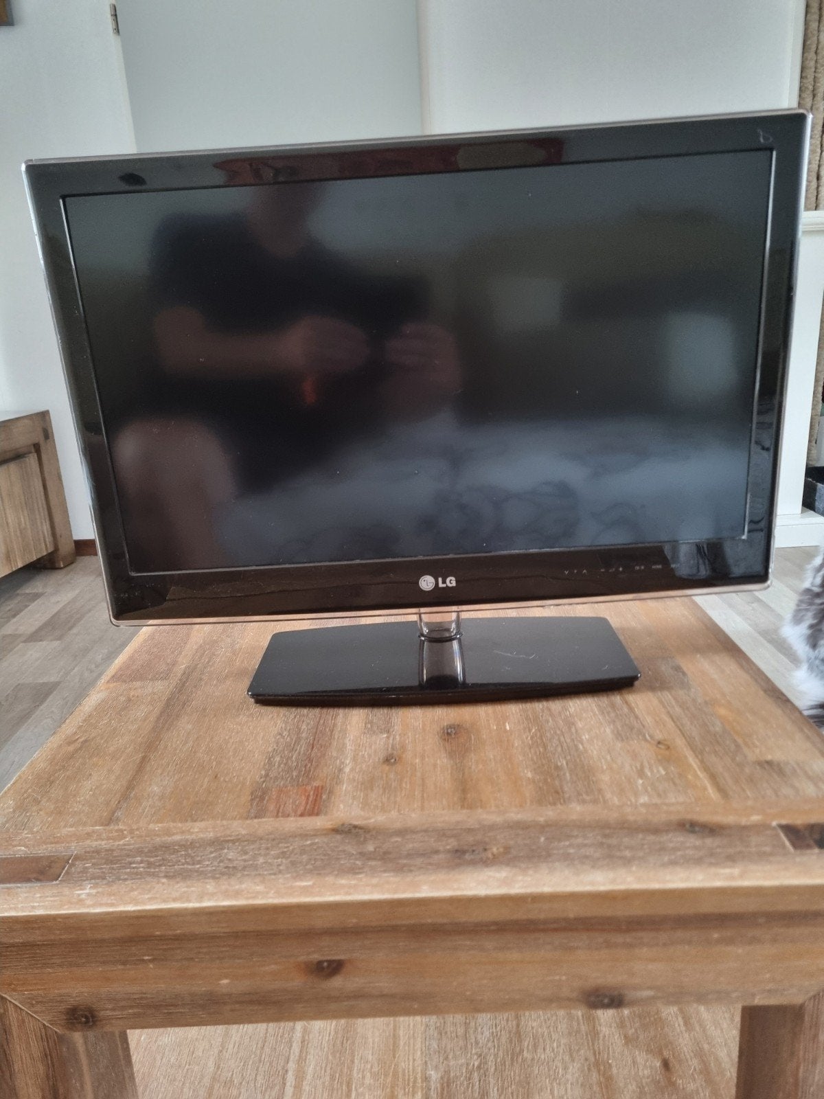 LG 26LV2500 HD Ready LCD TV - 66 cm (26 inch), Ophalen, 50 Hz, Zo goed als nieuw, LG