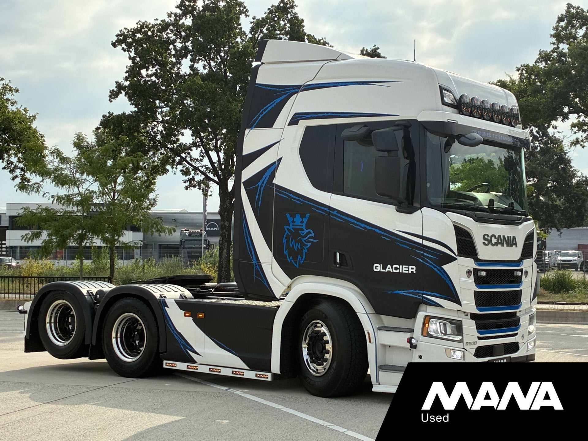 Scania R530 V8 6x2 LL Glacier SHOWTRUCK // BUFFL opbouw - PT, Scania, Wit, 2 stoelen, Te koop