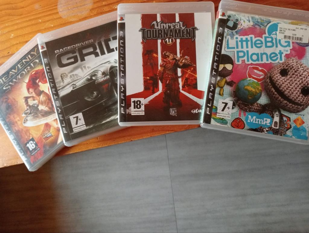 PlayStation 2 en 3 games bundel, Spelcomputers en Games, Ophalen, Overige genres, Eén computer, Zo goed als nieuw
