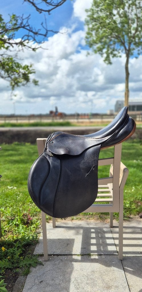 Springzadel Stübben Siegfried (hoge schoft) + Prestige Paris, Dieren en Toebehoren, Paarden en Pony's | Zadels, Gebruikt, Springen