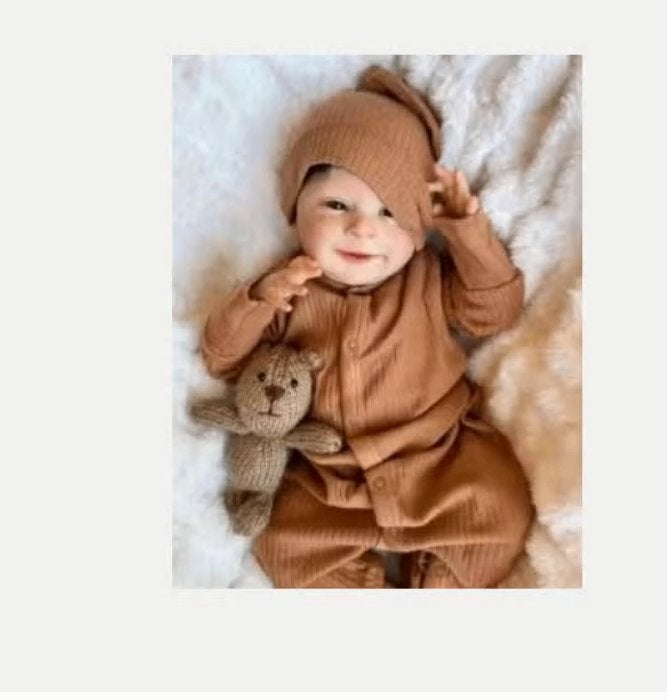 Realistische baby pop levensecht Sebastian bruin (49cm), Verzamelen, Ophalen of Verzenden, Nieuw, Pop