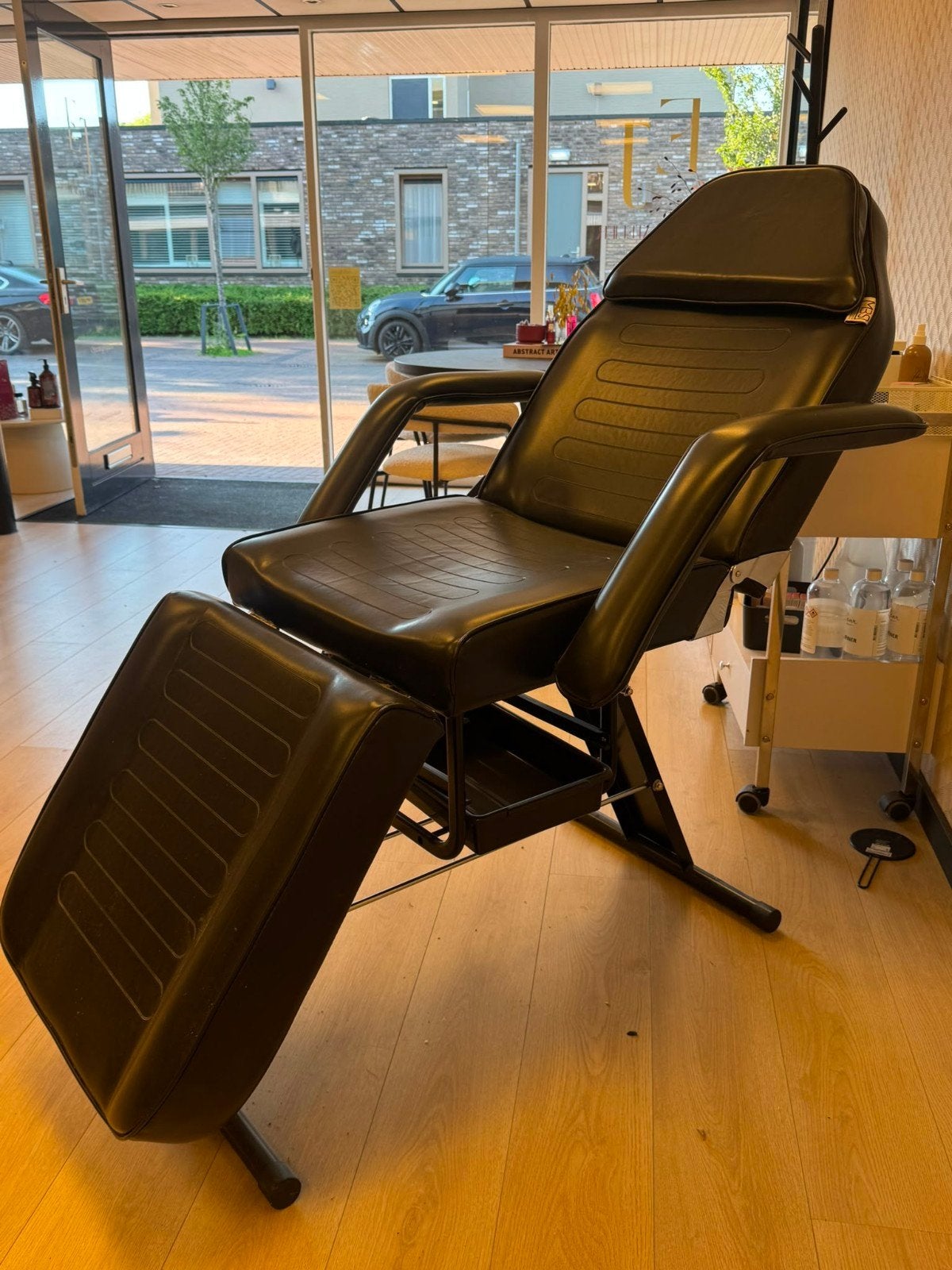 Behandelstoel voor specialist zeer netjes!, Ophalen, Zo goed als nieuw, Massagetafel