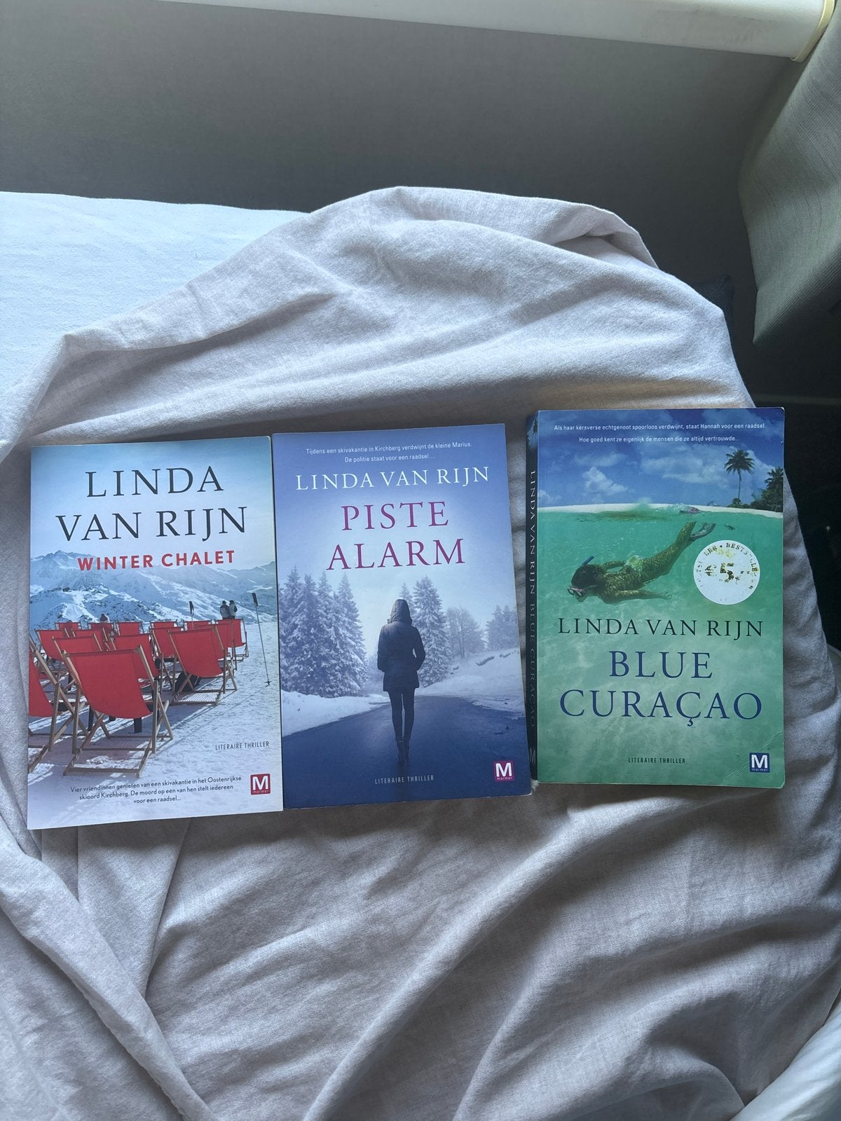 Linda van Rijn boeken:Winter Chalet,Piste Alarm,Blue Curaçau, Ophalen of Verzenden, Zo goed als nieuw, Nederland