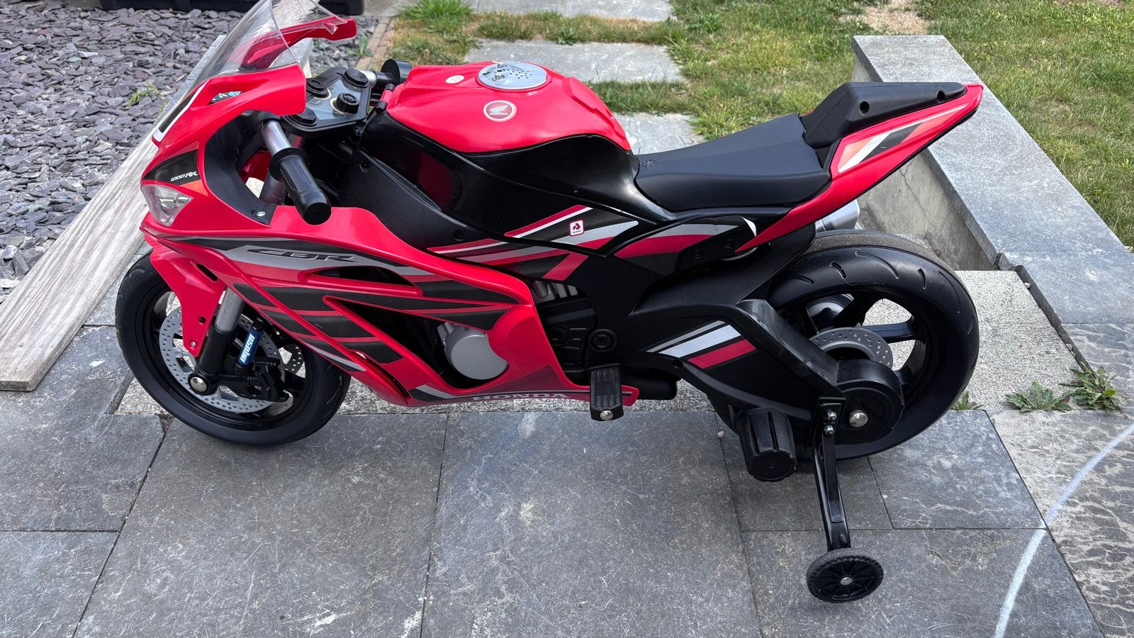 Injusa Honda CBR 12V Elektrische Kindermotor Rood, Ophalen, Gebruikt