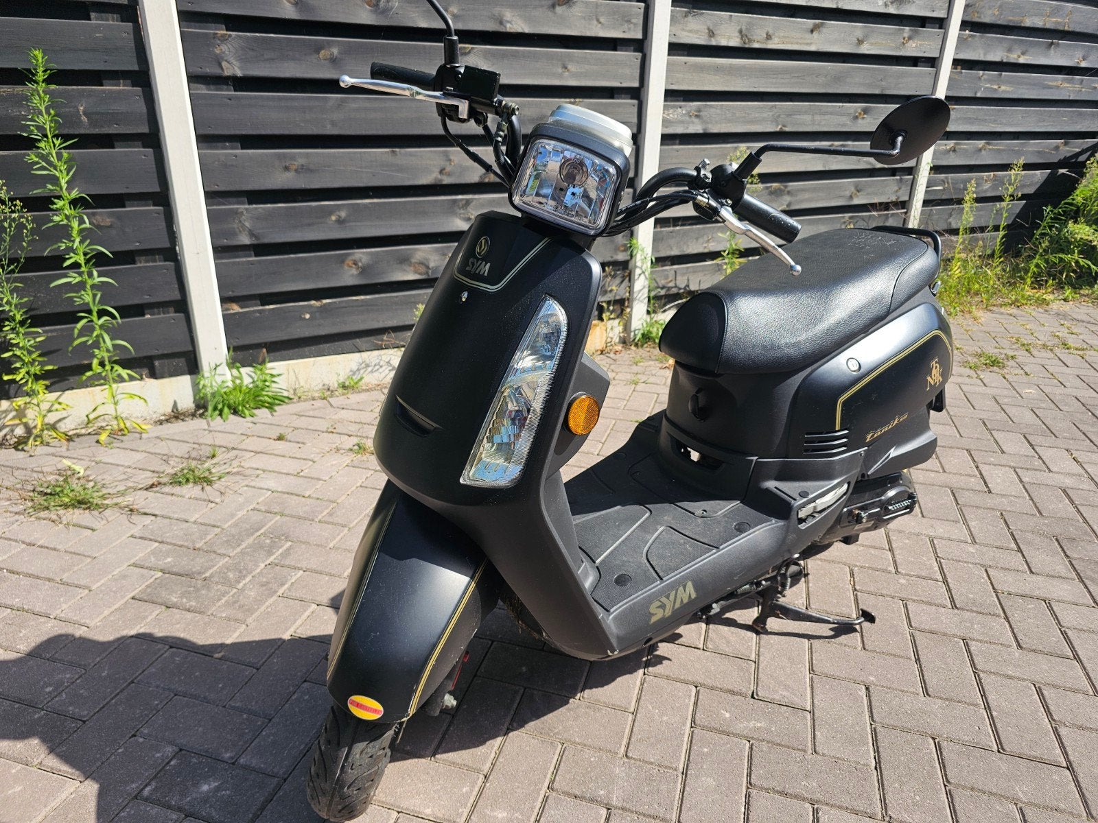 Sym Tonic scooter - Zwart, inclusief helmen en kinderzitje, Ophalen, Gebruikt, SYM, Benzine