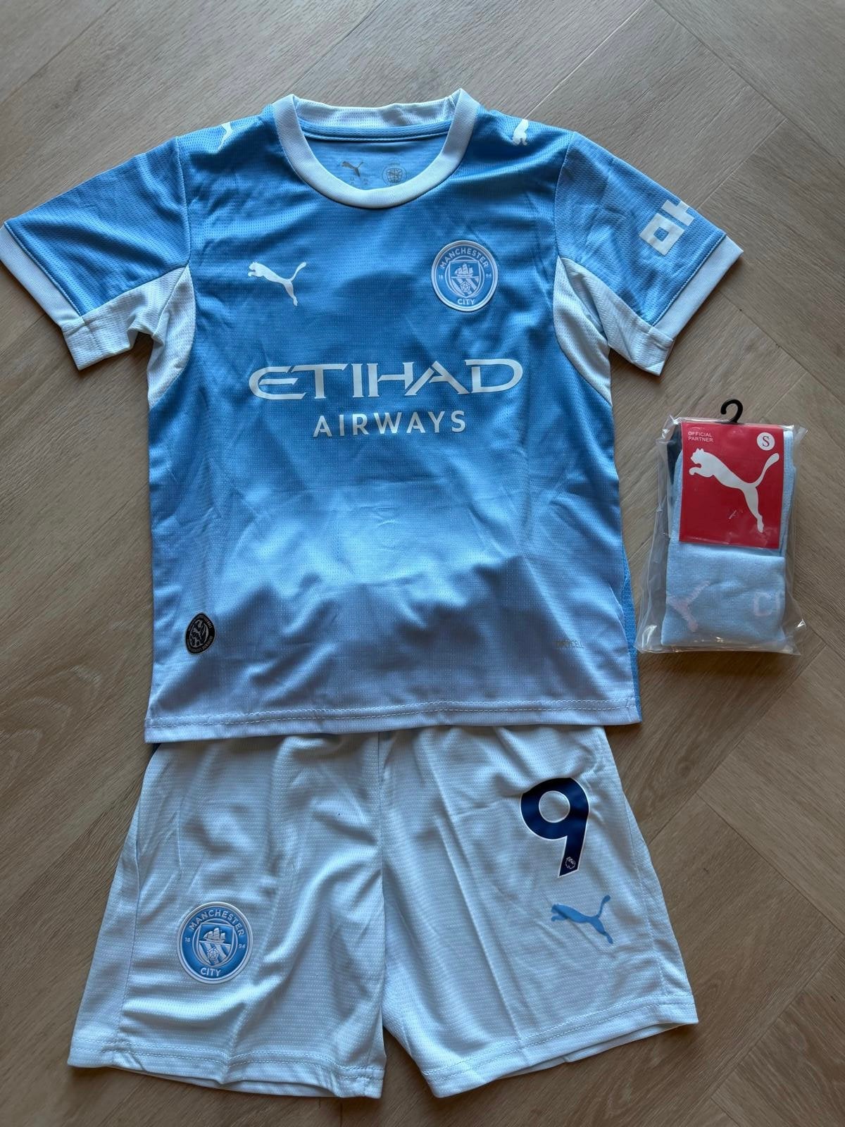 Nieuw voetbaltenue Man City thuis Haaland seizoen 26/27, Maat XS of kleiner, Ophalen of Verzenden, Zo goed als nieuw, Shirt