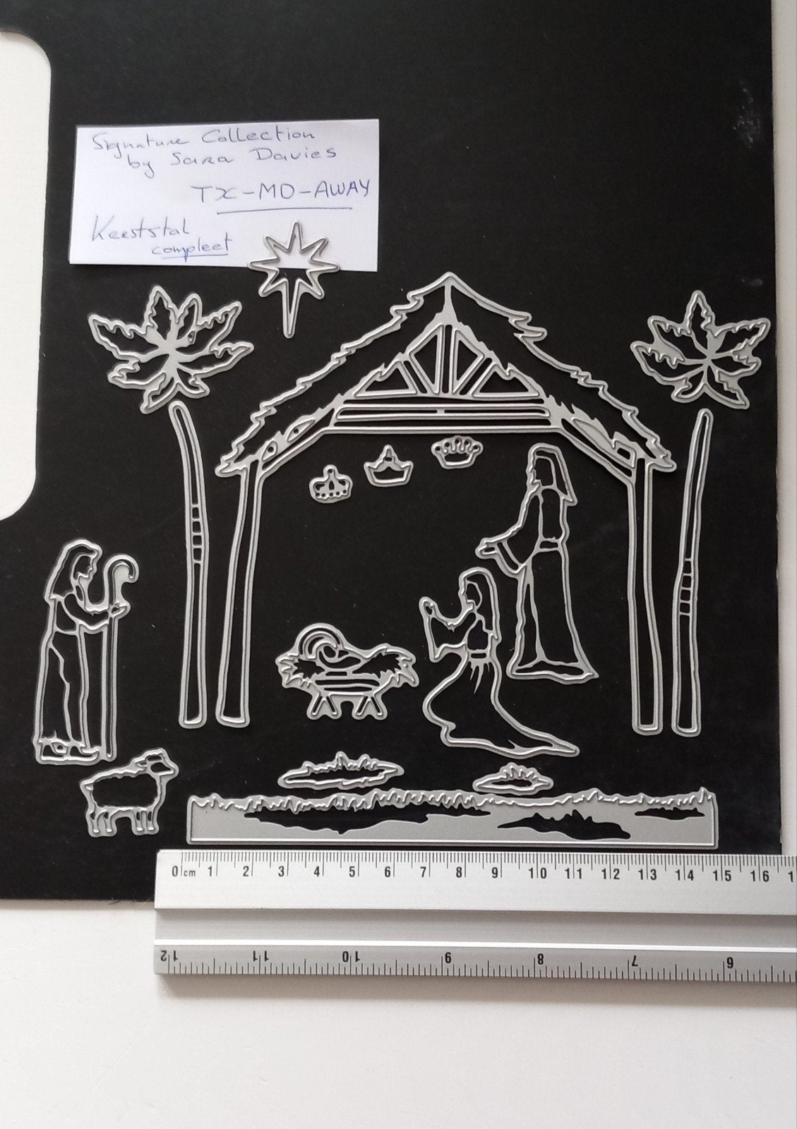 Kerst Stansmallen Sara Davies - TX-MD-AWAY, Ophalen of Verzenden, Overige thema's, Pons of Mal