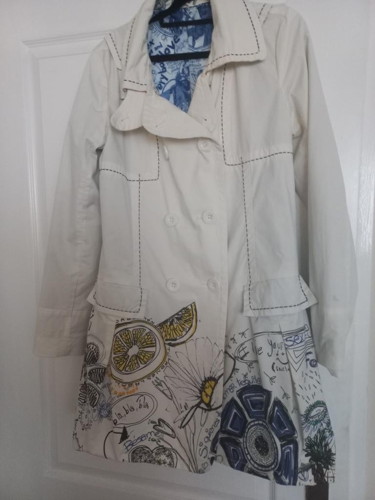 Desigual Jasje met unieke print en dubbele knoopsluiting, Maat 38/40 (M), Wit, Ophalen of Verzenden, Zo goed als nieuw