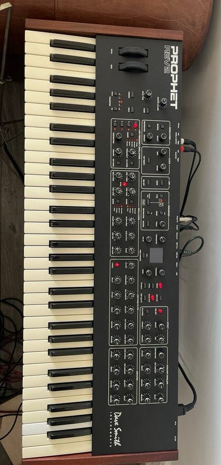 Dave Smith Instruments Prophet Rev2 - 16 voices, Muziek en Instrumenten, Synthesizers, Overige merken, Ophalen of Verzenden, Met midi-aansluiting