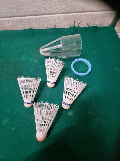 badminton shuttels vier stuks, Ophalen of Verzenden, 'T Olde Gre-j, Info@toldegrej.nl, Endepoelstraat 20f Didam