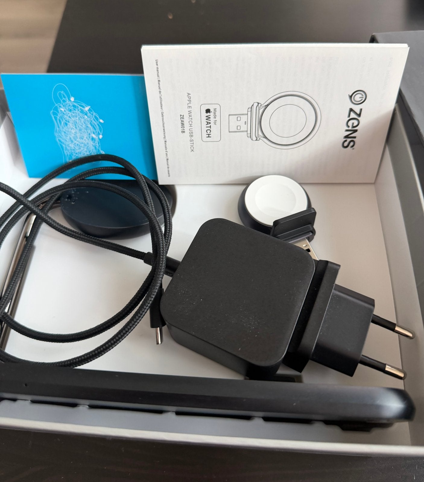 Foto 6 van Zens 4-in-1 oplader voor Apple