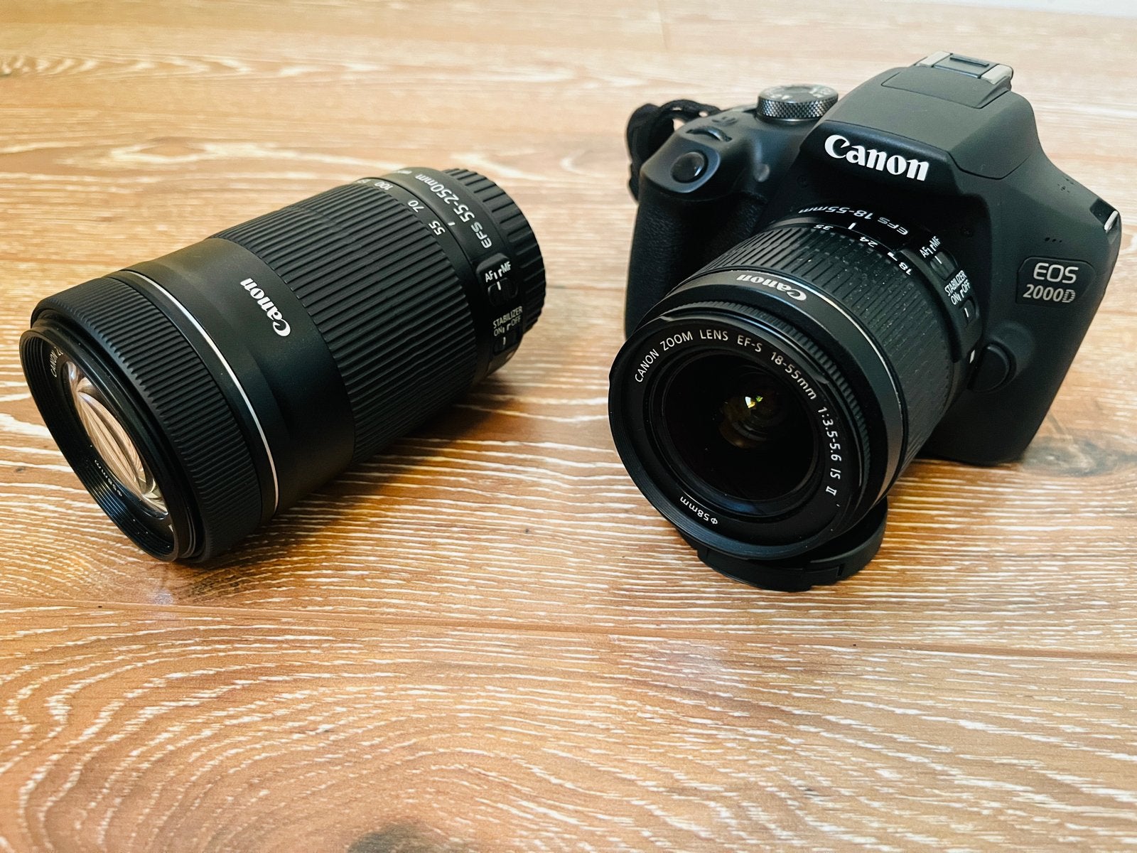 Canon EOS 2000D Spiegelreflexcamera met 2 lenzen, Audio, Tv en Foto, Fotocamera's Digitaal, Ophalen, Spiegelreflex, Canon, Beeldstabilisatie