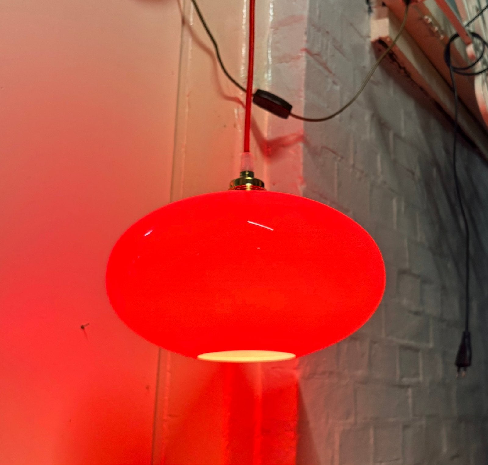 Rode designlamp uit denemarken, G, Ophalen of Verzenden, Zo goed als nieuw, H
