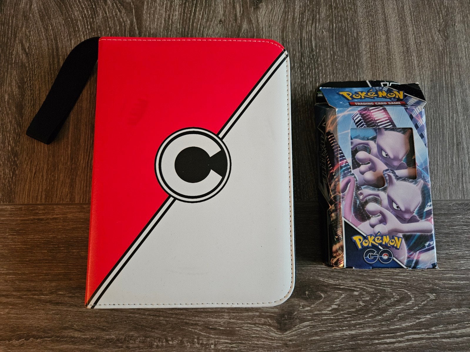 Pokémon kaarten met map, Ophalen of Verzenden, Zo goed als nieuw
