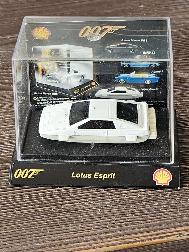 James Bond 007 Lotus Esprit 1:64 Shell Ltd Edition, Ophalen of Verzenden