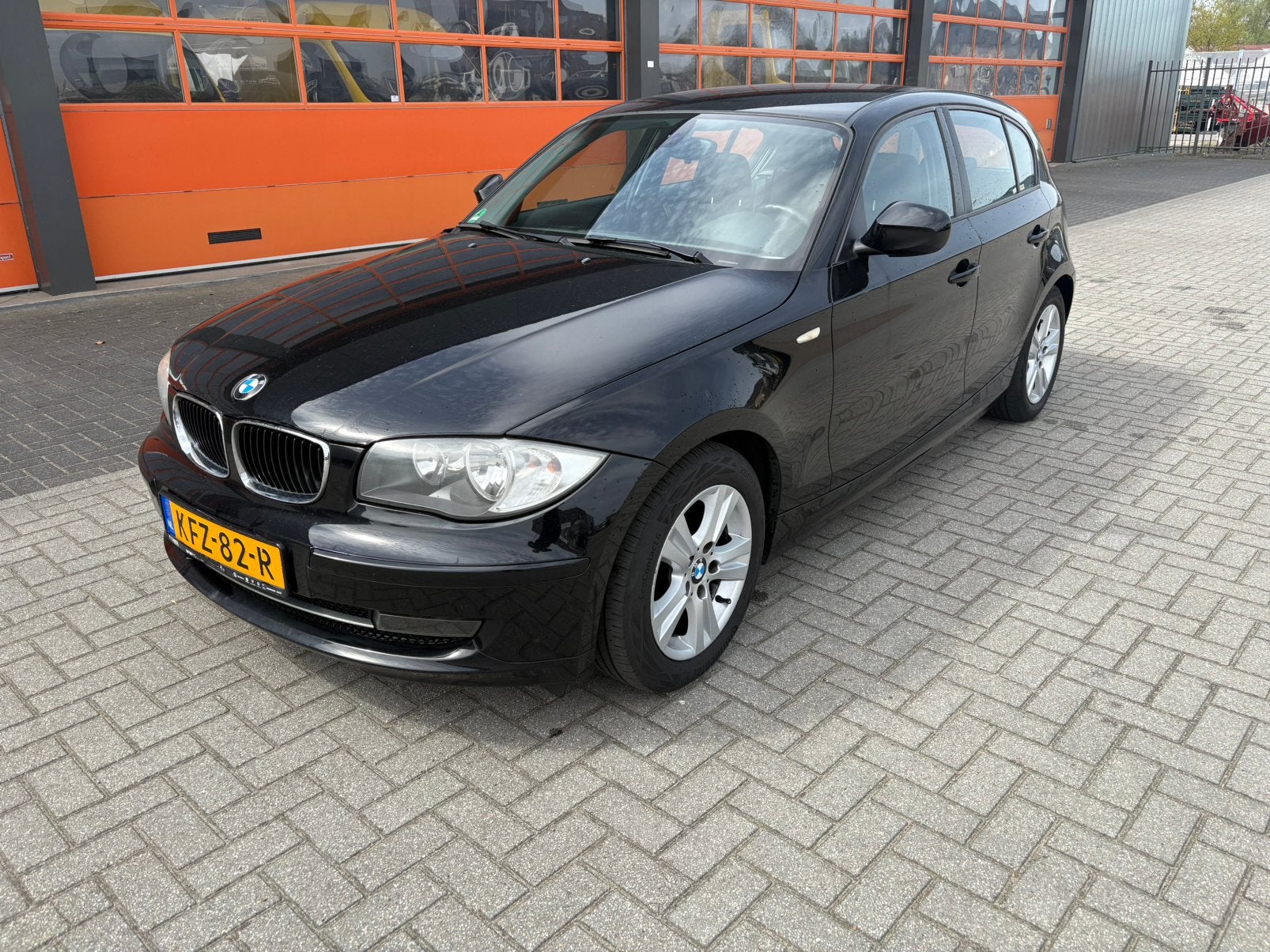 BMW 1-Serie 2.0 2010 Zwart, Auto's, 1-Serie, Achterwielaandrijving, 1995 cc, 4 cilinders