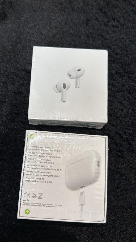 Nieuwe Apple AirPods Pro 3!met USB-C, Ophalen of Verzenden, Nieuw, Draadloos