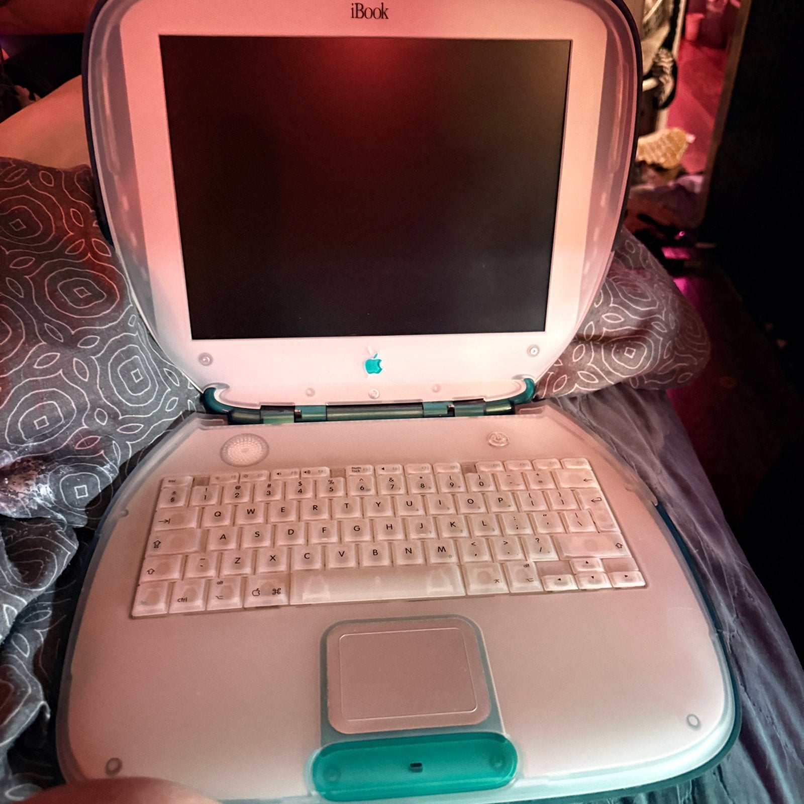 Apple iBook G3 Blueberry M2453 - Vintage Laptop, Computers en Software, Gebruikt, Overige modellen, Minder dan 4 GB, Qwerty