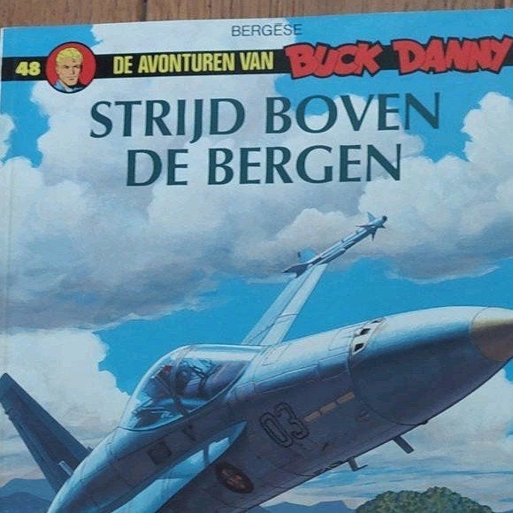 Buck Danny - Strijd boven de bergen (nr. 48), Eén stripboek, Ophalen of Verzenden, Gelezen, Jean-Michel Charlier