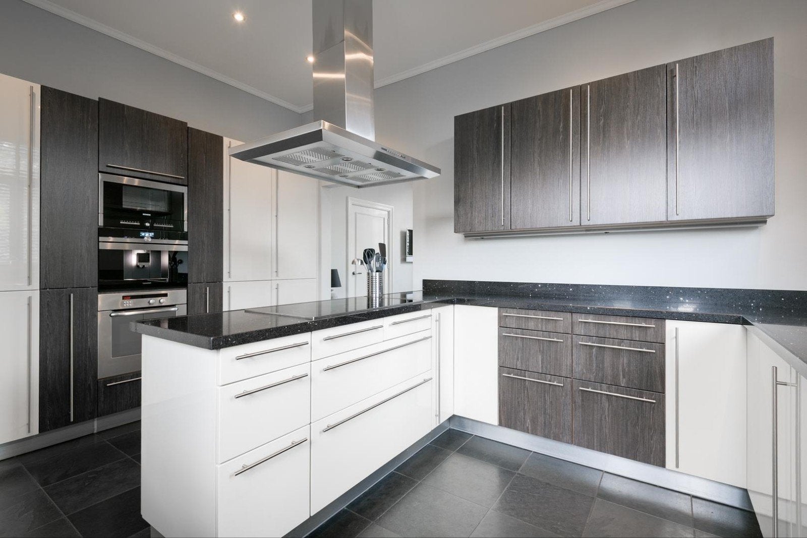 Complete keuken uit 2002 met schiereiland + hoge kasten wand, Huis en Inrichting, Keuken | Complete keukens, Ophalen, Gebruikt