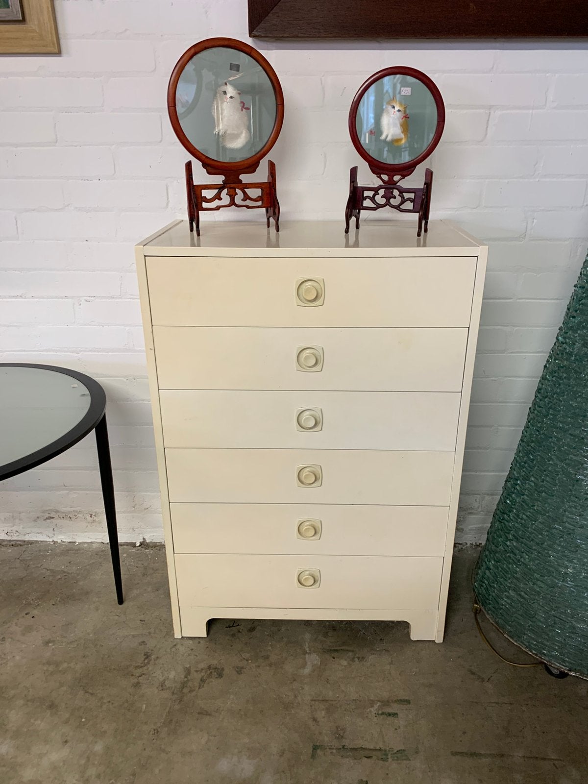 vintage ladekast in crème-wit uit de jaren 70, Huis en Inrichting, Kasten | Ladekasten, Verzenden, Zo goed als nieuw, 25 tot 50 cm
