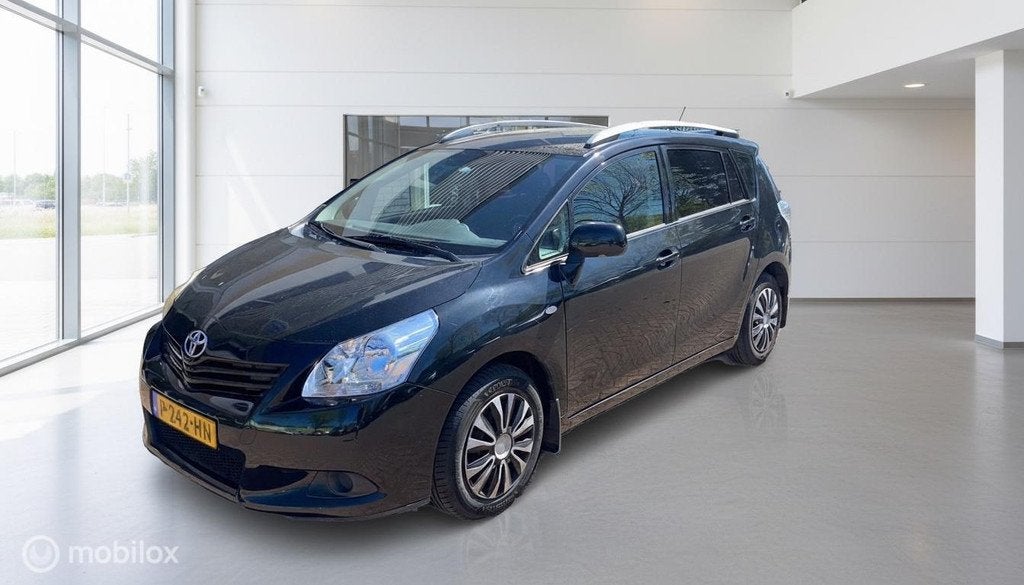 Toyota Verso 1.6 VVT-i Comfort 7p. Airco | Trekhaak, Auto's, Toyota, Voorwielaandrijving, Euro 5, Gebruikt, 4 cilinders