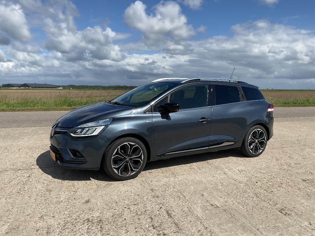 Renault Clio Estate 1.2 TCe Bose, Automaat, 118pk, trekhaak, USB, 4 cilinders, 635 kg, Leder en Stof