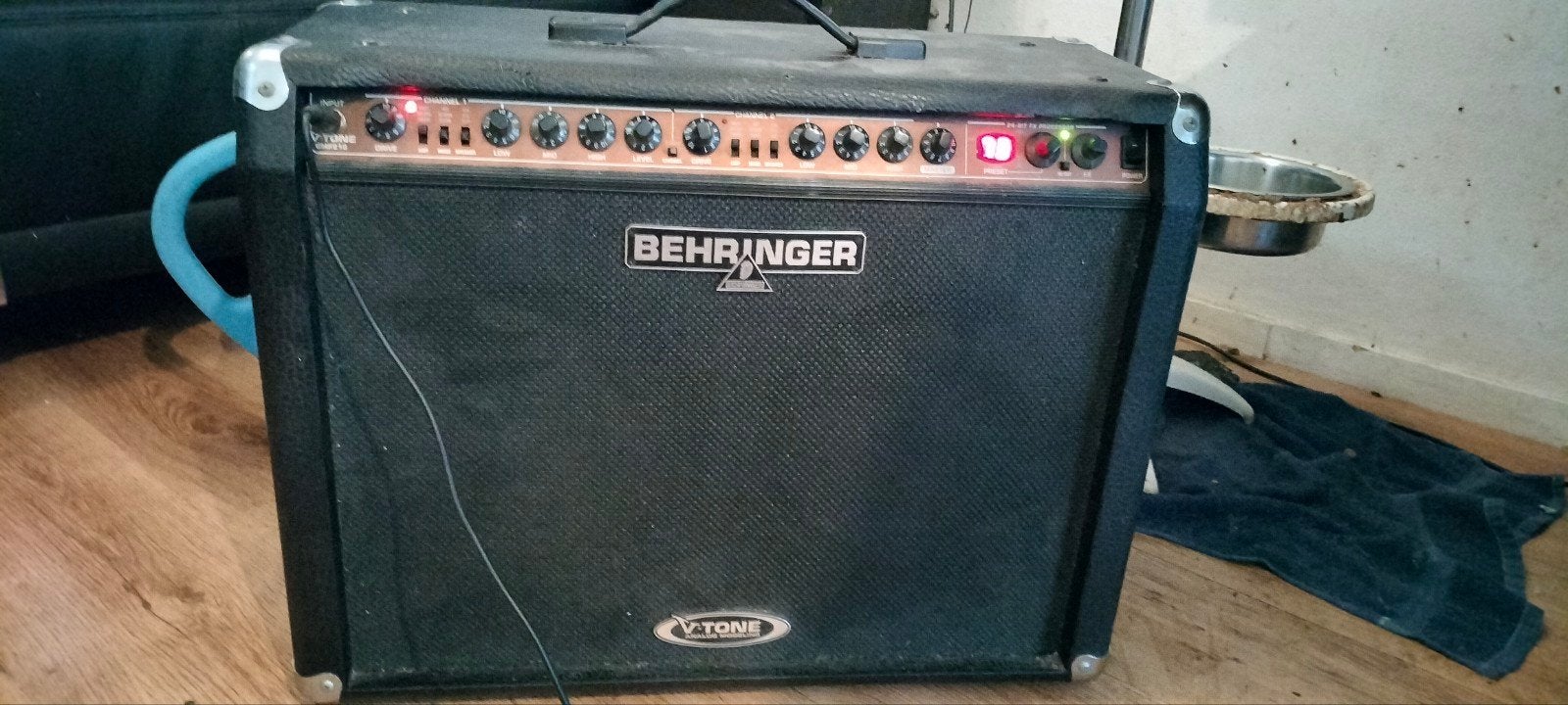 Behringer V-Tone gmx210 gitaarversterker - 100 watt of meer, Ophalen