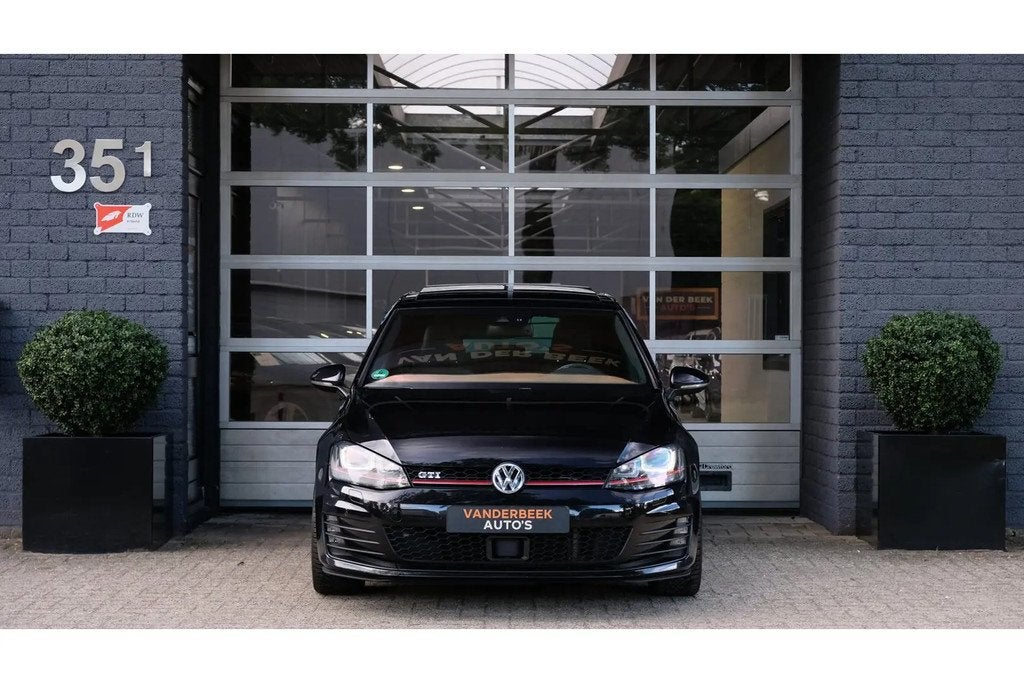 Volkswagen Golf 2.0 TSI GTI ACC|DYN|PANO|LEDER| € 17.450,0, Gebruikt, 4 cilinders, 1984 cc, Zwart