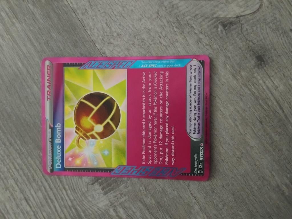 Pokemon kaart deluxe bomb, Ophalen of Verzenden, Zo goed als nieuw, Overige thema's, Pons of Mal