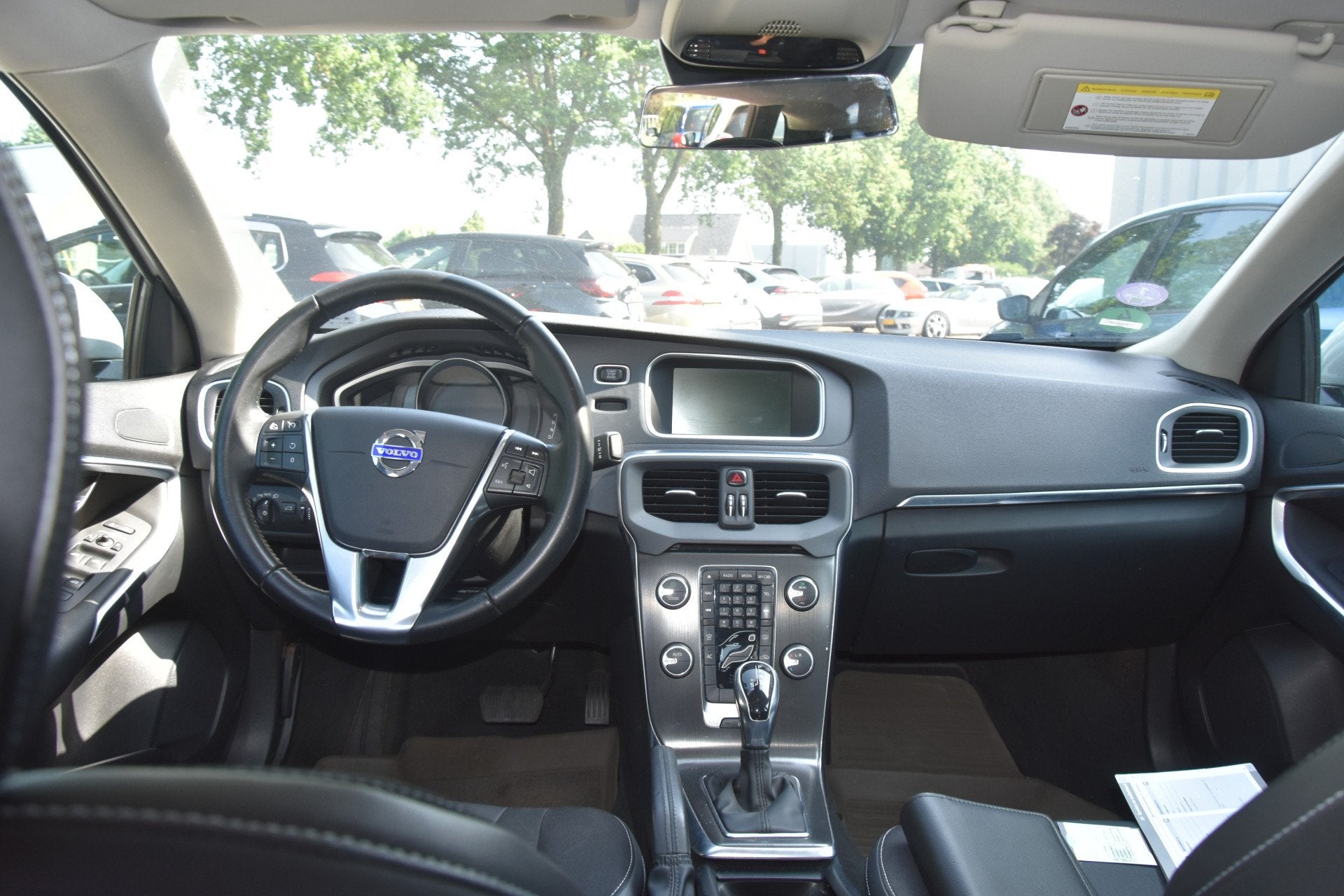 Volvo V40 1.6 T4 Momentum. Origineel Nederlands! (bj 2014), Auto's, Gebruikt, 4 cilinders, 179 pk, Origineel Nederlands