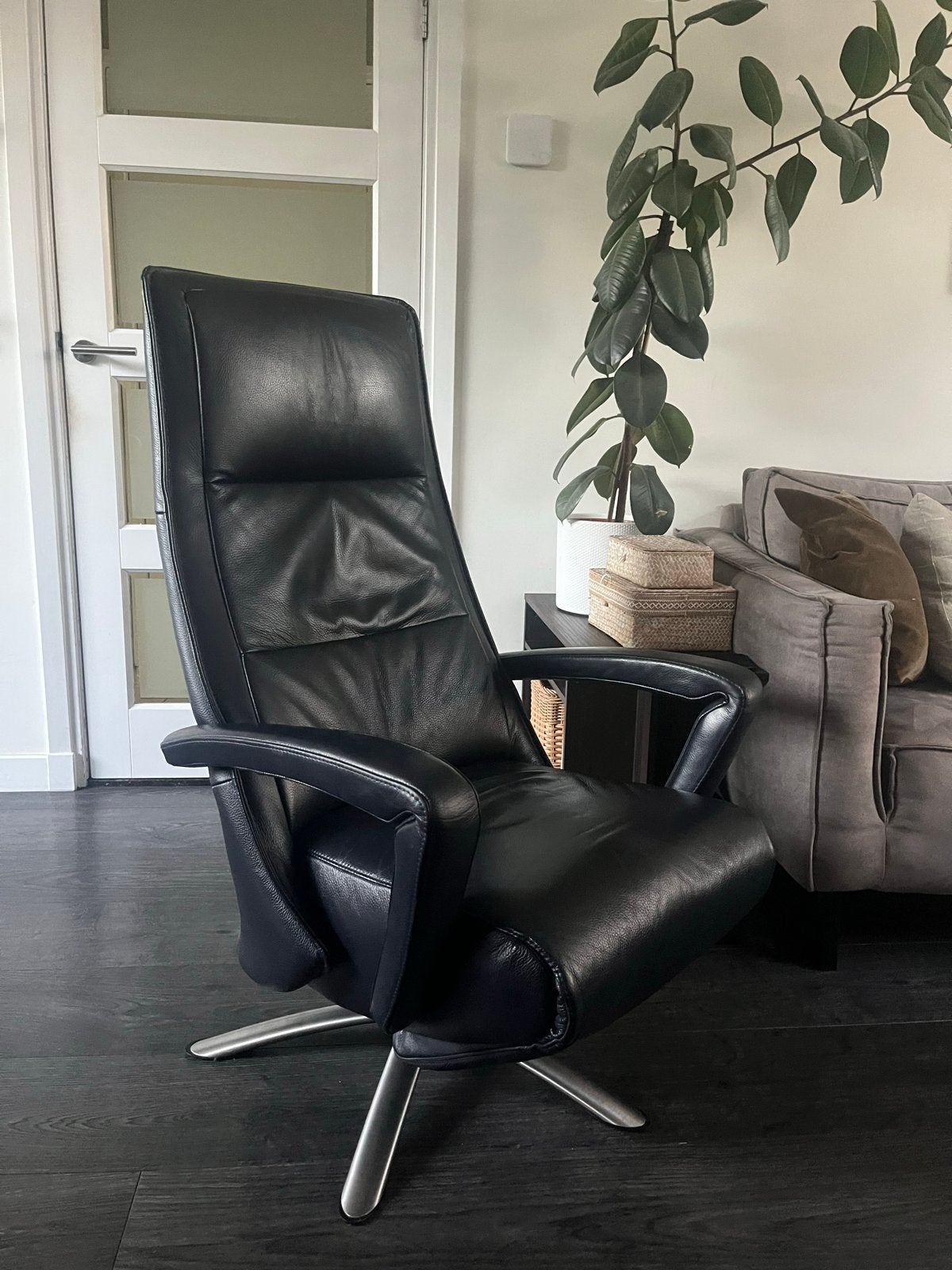 Leren De Toekomst relaxfauteuil op accu - Zwart Twice, Ophalen, Zo goed als nieuw, 50 tot 75 cm, Leer