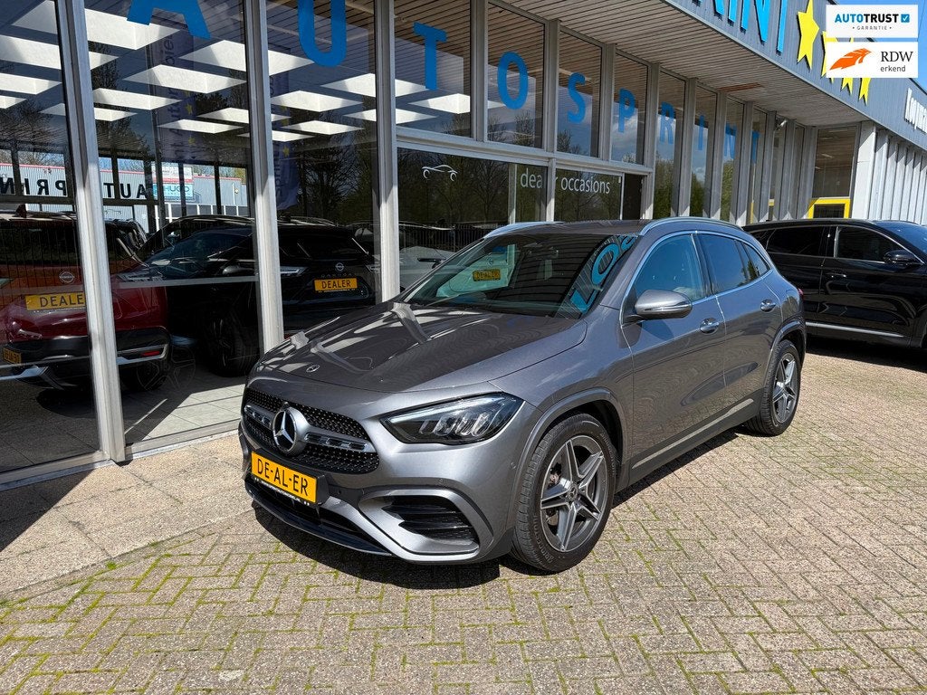 Mercedes-Benz GLA-klasse 200 AMG Line 163PK / SFEERVERLICHTI, Auto's, Mercedes-Benz, 15 km/l, Gebruikt, Zwart, 4 cilinders