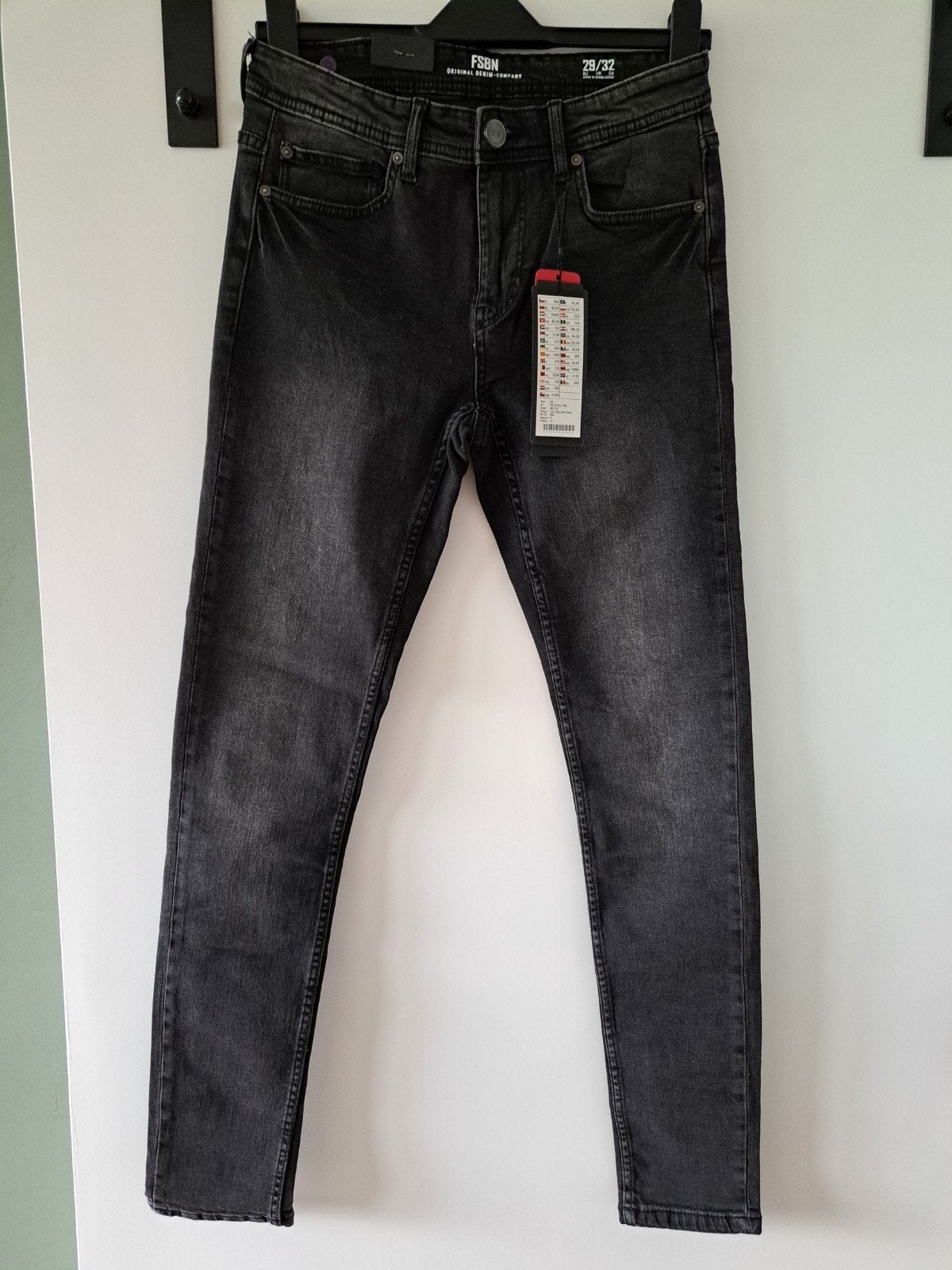 Nieuw New Yorker skinny spijkerbroek mt. 29/32 jongens zwart, Kleding | Heren, New Yorker, Zwart, Nieuw, W32 (confectie 46) of kleiner