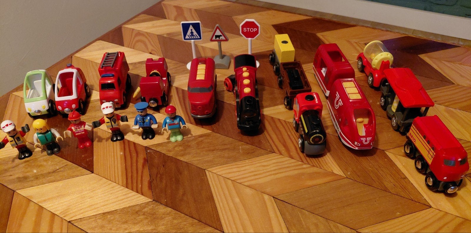 Grote Brio Houten Treinset met brandweerkazerne,  station, Ophalen of Verzenden, Gebruikt