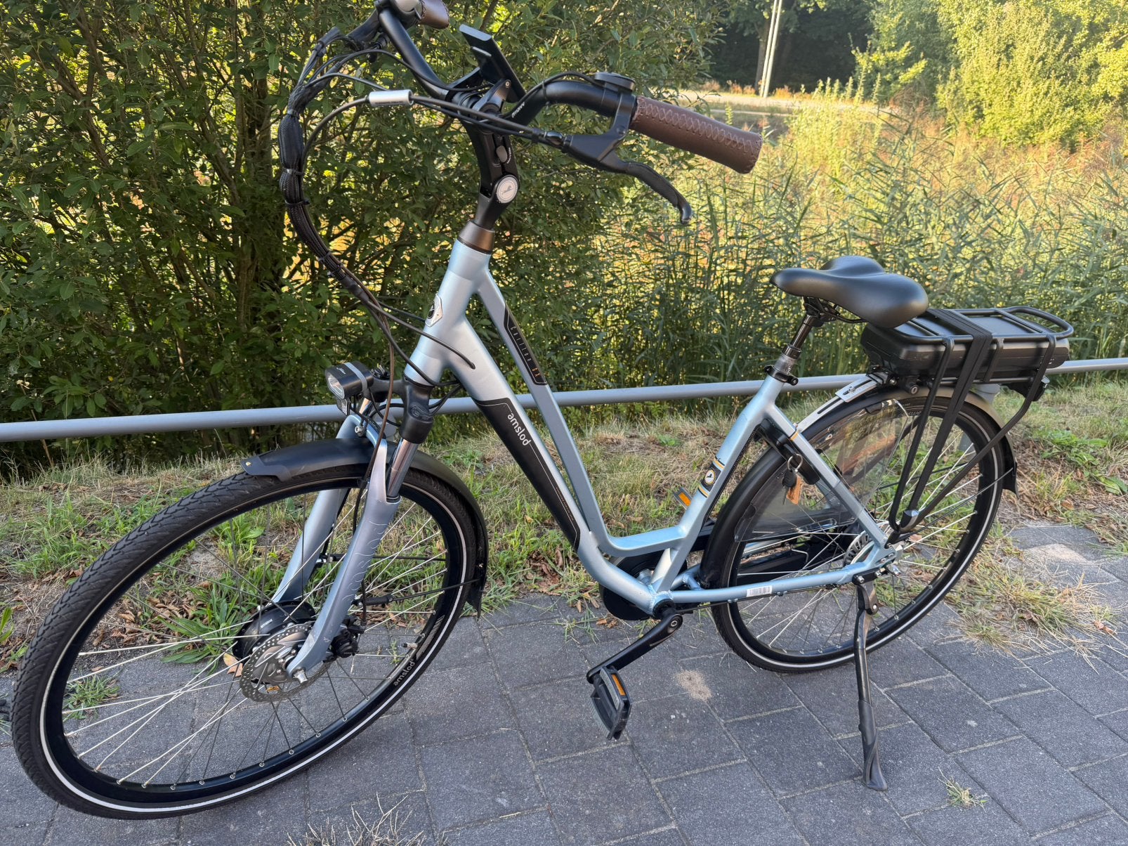 Elektrische Dames Fiets,28inch,Fiets nieuw staat, Versnellingen, Zo goed als nieuw, 50 tot 53 cm, Ophalen
