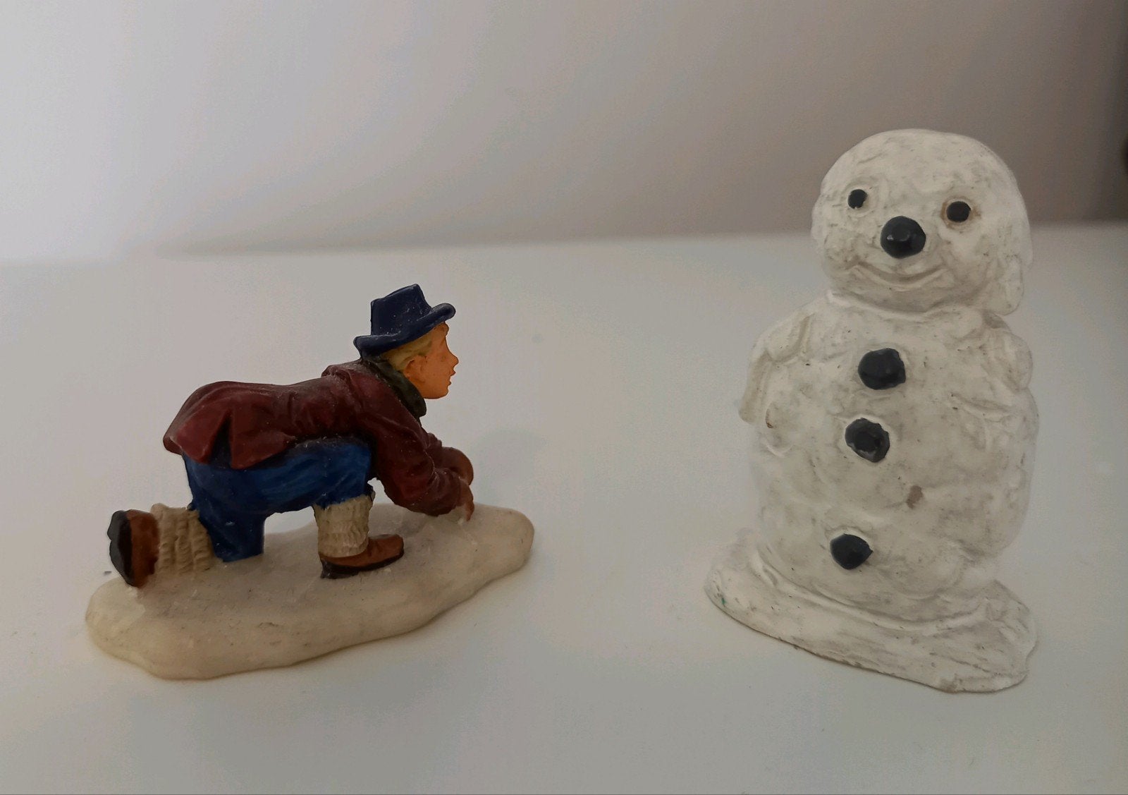 Lemax Gathering Ammunition, retired voor Kerstdorp, Diversen, Kerst, Ophalen of Verzenden