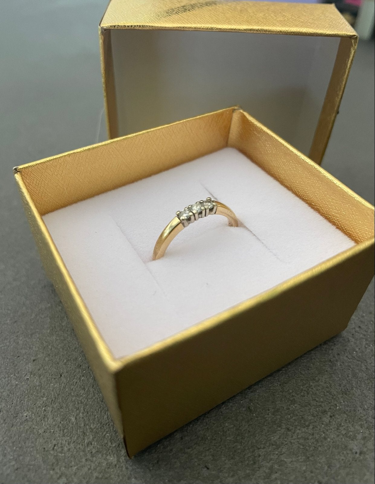Le Chic ring 15K goud met 0.15 ct diamanten maat 16,5, Ophalen, Gebruikt, Kleiner dan 17, Met edelsteen