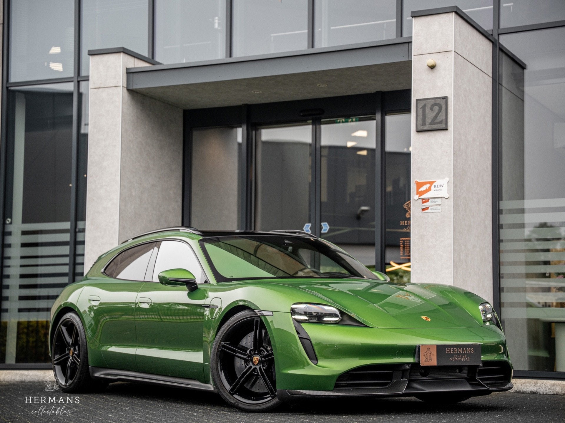 Porsche Taycan Sport Turismo Turbo S 93 kWh / Burmester / Ma, Auto's, Dealer onderhouden, Gebruikt, 4 stoelen, Leder