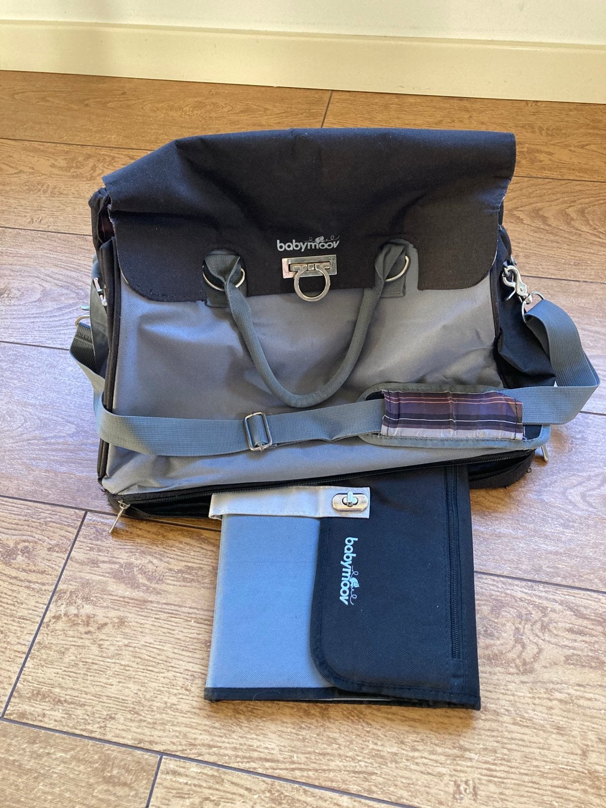 Luiertas met accessoires, Kinderen en Baby's, Verzorgingstas, Gebruikt, Meerdere opbergvakken, Ophalen of Verzenden