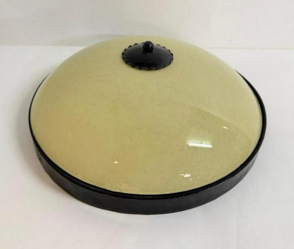 Vintage schaallamp Ø 34 cm geel glas zwart metalen rand, Ophalen of Verzenden, Zo goed als nieuw, Glas
