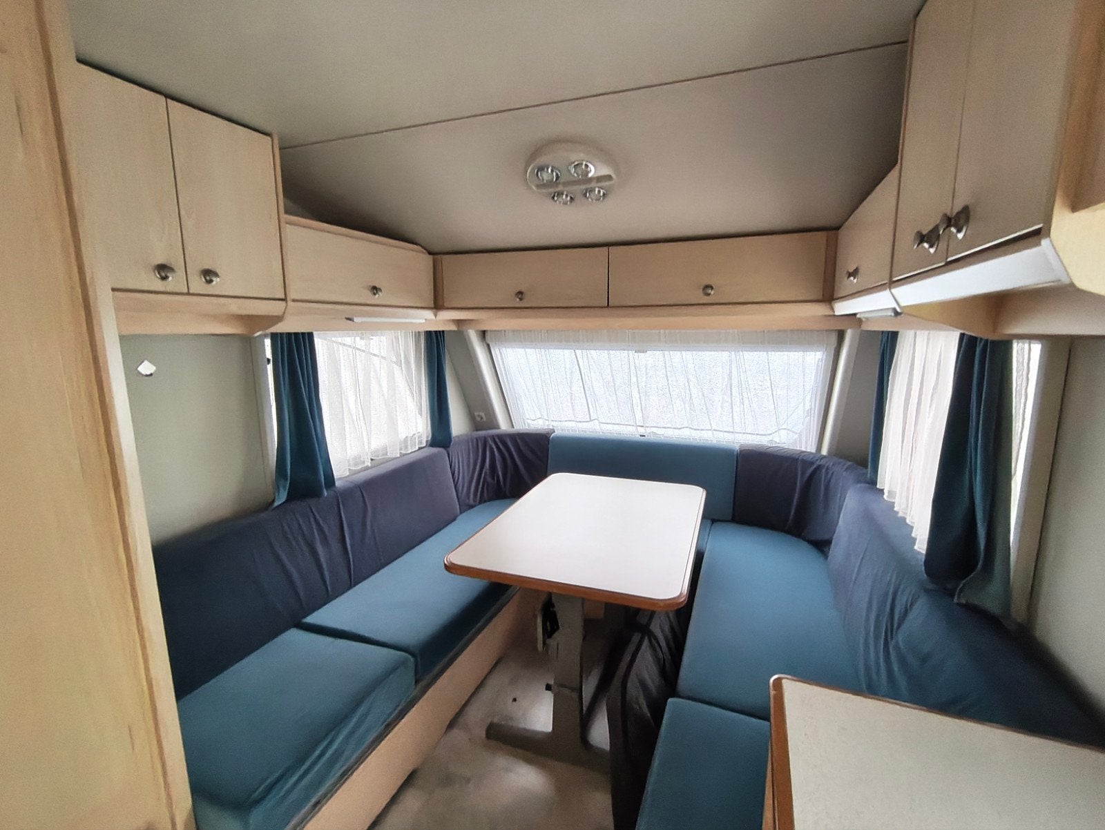 KIP 415 caravan, in zeer goede conditie met mover, Rondzit, Kip, 750 - 1000 kg, Particulier