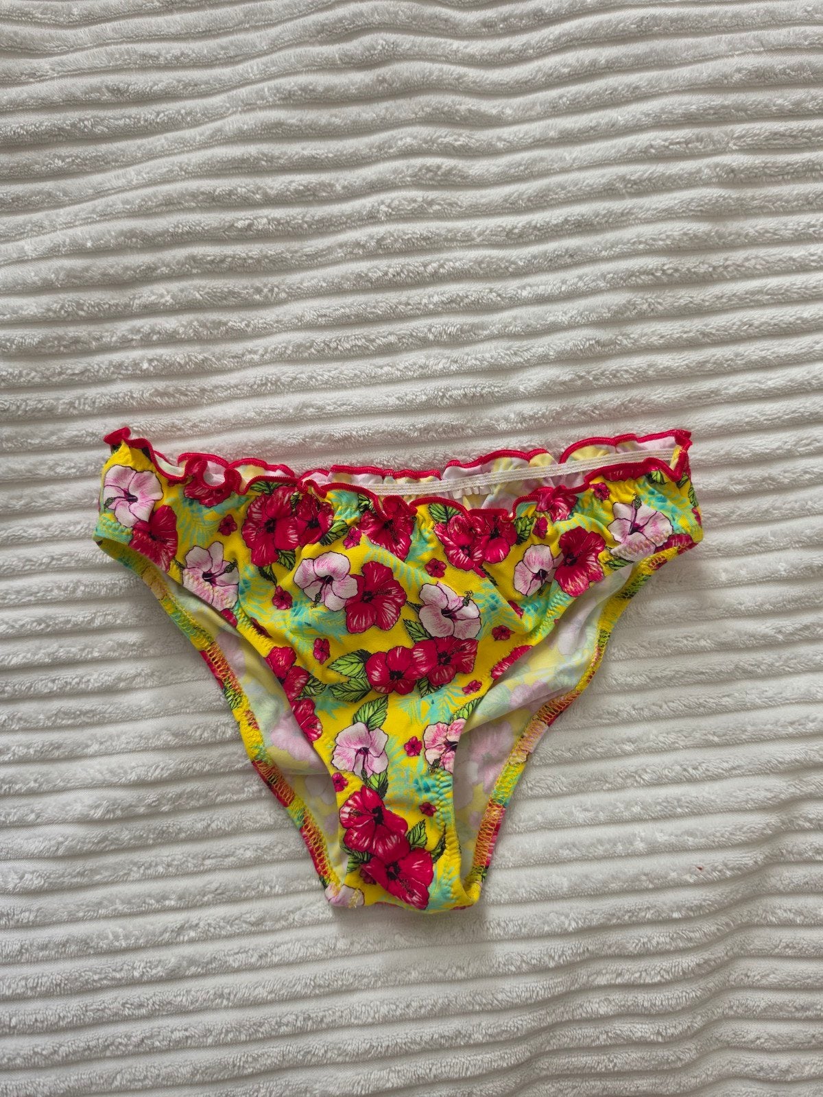 Calzedonia bikinibroekje bloemen print heel goed, Kinderen en Baby's, Meisje, Bikinibroekje, Ophalen of Verzenden, Zo goed als nieuw