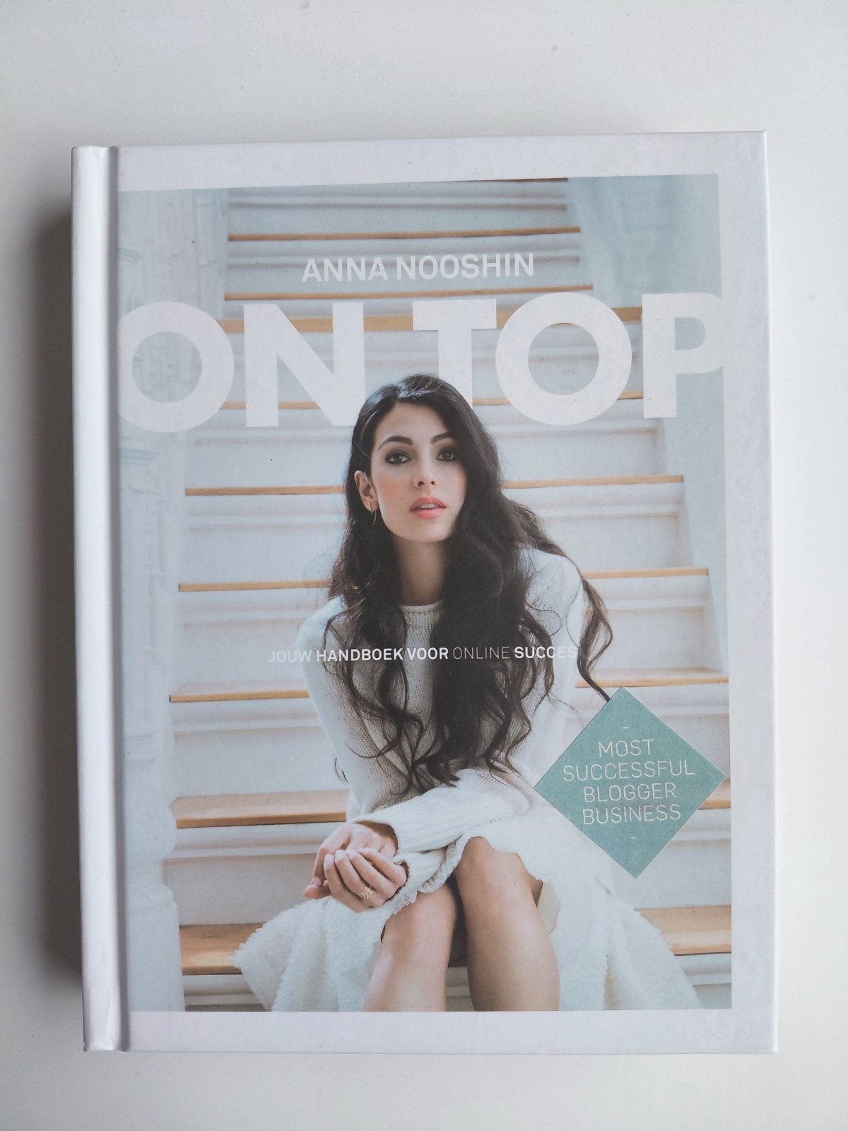 Anna Nooshin - On top, Ophalen of Verzenden, Mode algemeen, Anna Nooshin, Zo goed als nieuw